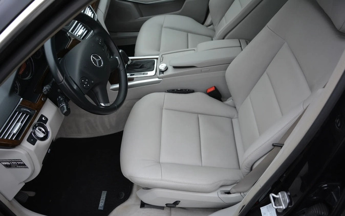 Mercedes-Benz Klasa E cena 49900 przebieg: 278000, rok produkcji 2010 z Łobez małe 379